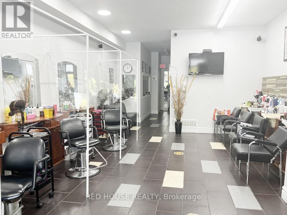 1533 O'CONNOR DRIVE, Toronto — photo 3