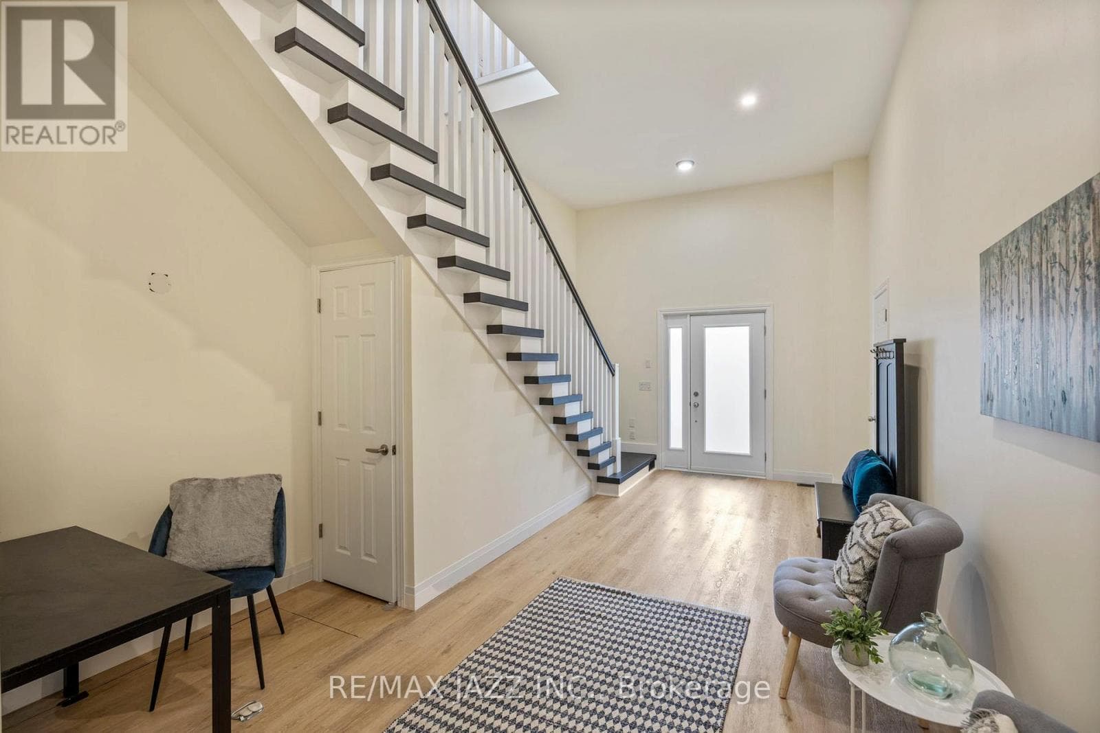 283 PLATTEN BOULEVARD, Central Lakes — photo 4