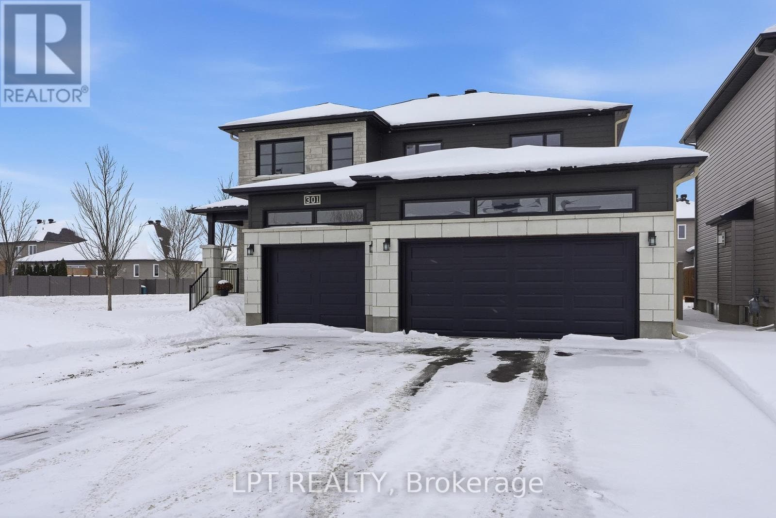 301 MOONLIGHT DRIVE, Ottawa — photo 2