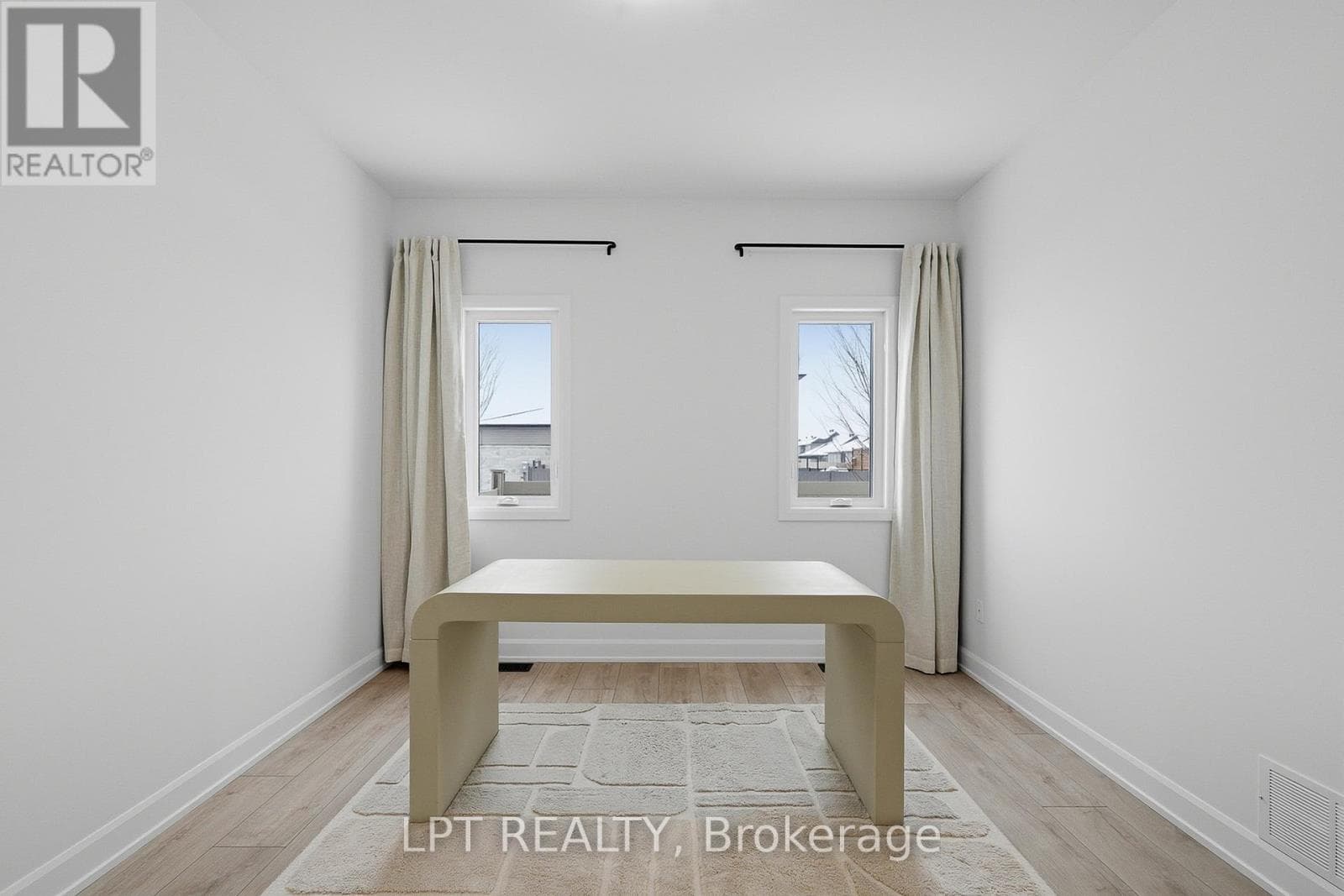 301 MOONLIGHT DRIVE, Ottawa — photo 5