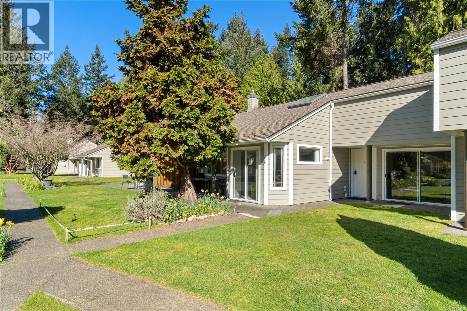 24 1135 Resort Dr, Vancouver Island — photo 2