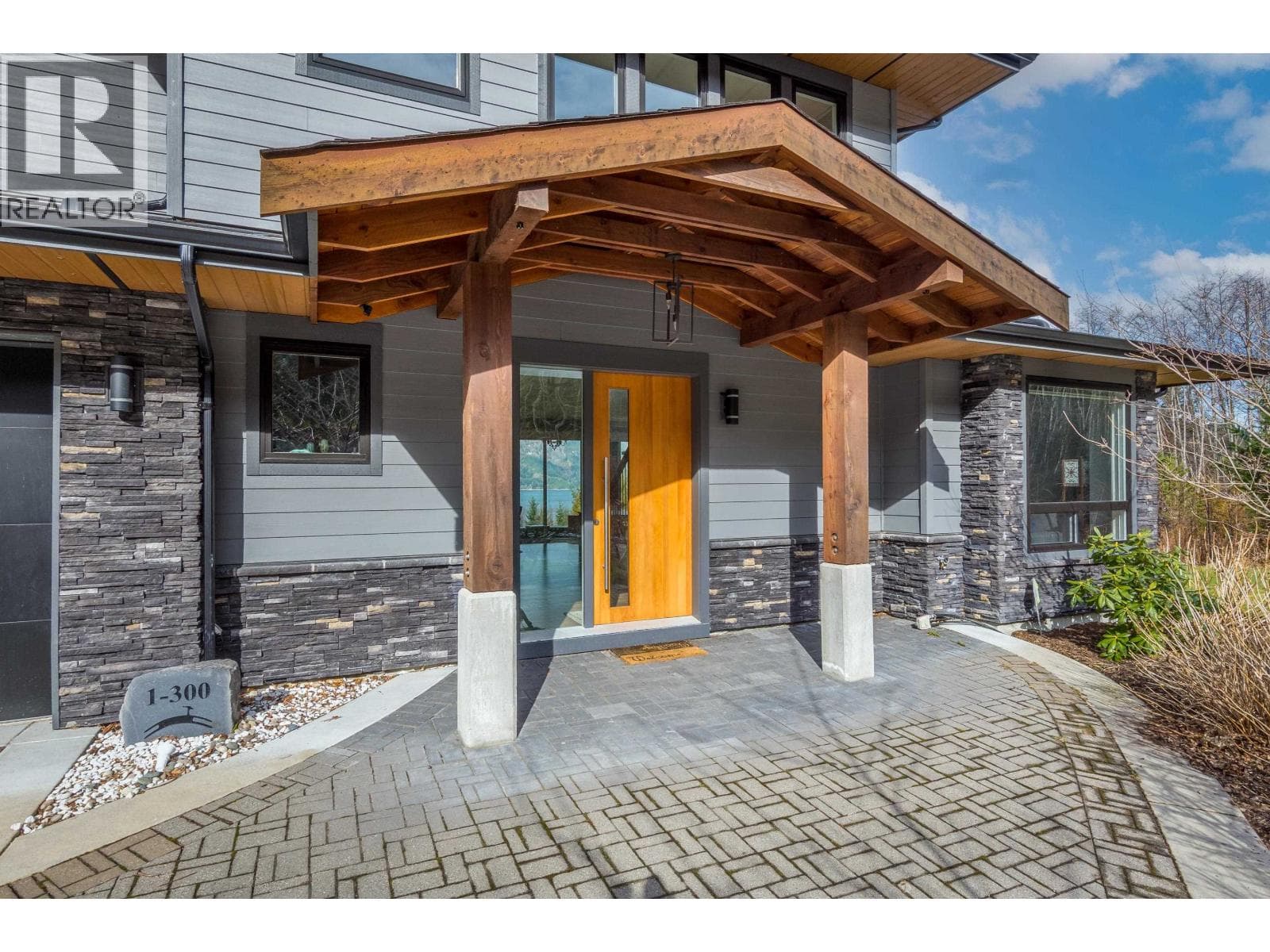 1 300 FURRY CREEK DRIVE, Greater Vancouver — photo 2