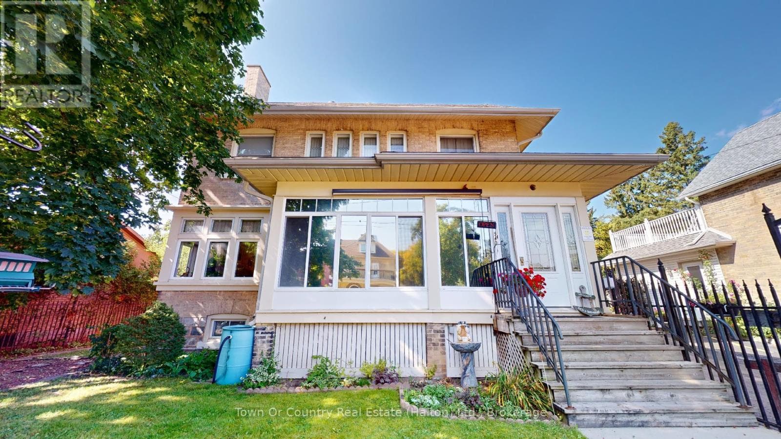 540 10TH AVENUE, Oakville-Milton — photo 2