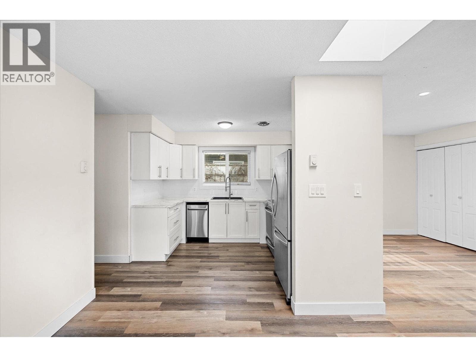 740 RAYMER AVENUE, Interior REALTORS® — photo 4