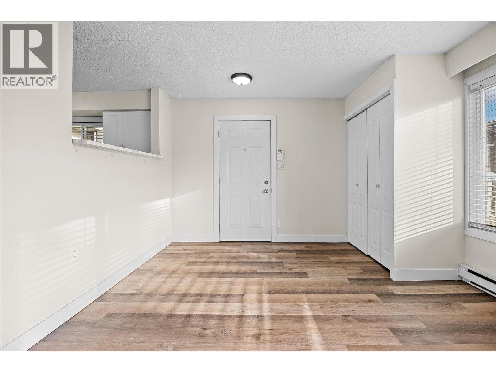 740 RAYMER AVENUE, Interior REALTORS® — photo 5