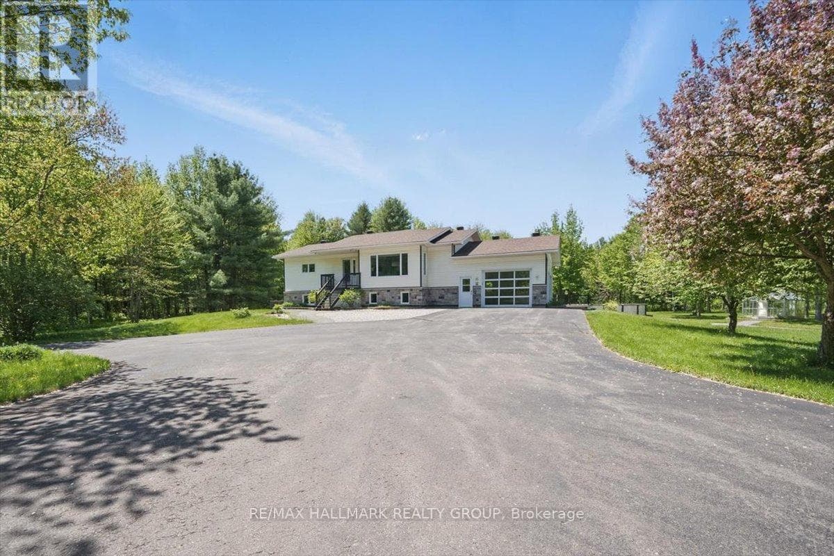 1720 DES PINS ROAD in 