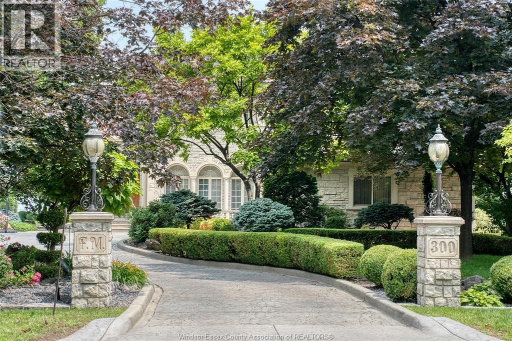 300 Elmgrove DRIVE, Windsor — photo 3