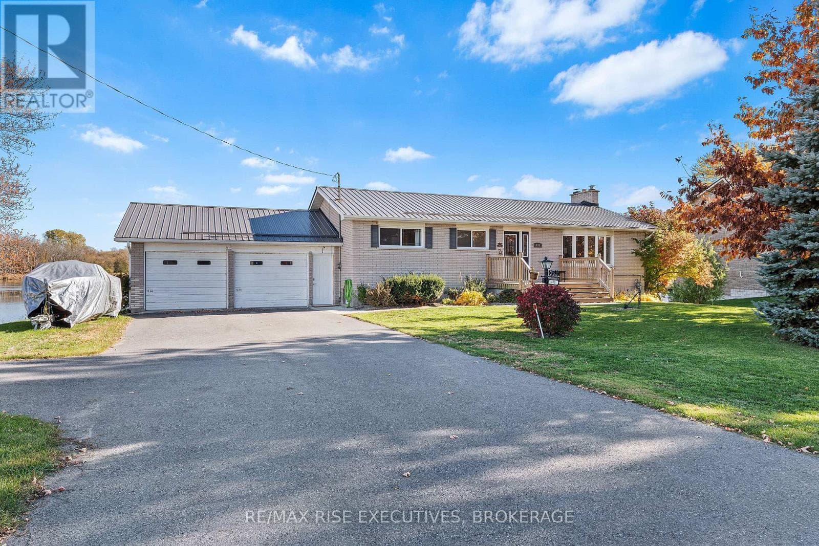 470 DUNDAS STREET W, Kingston — photo 2