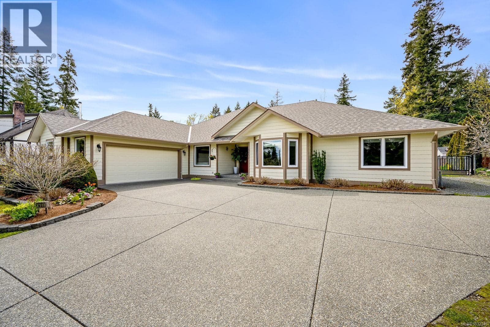4651 Montrose Dr in 