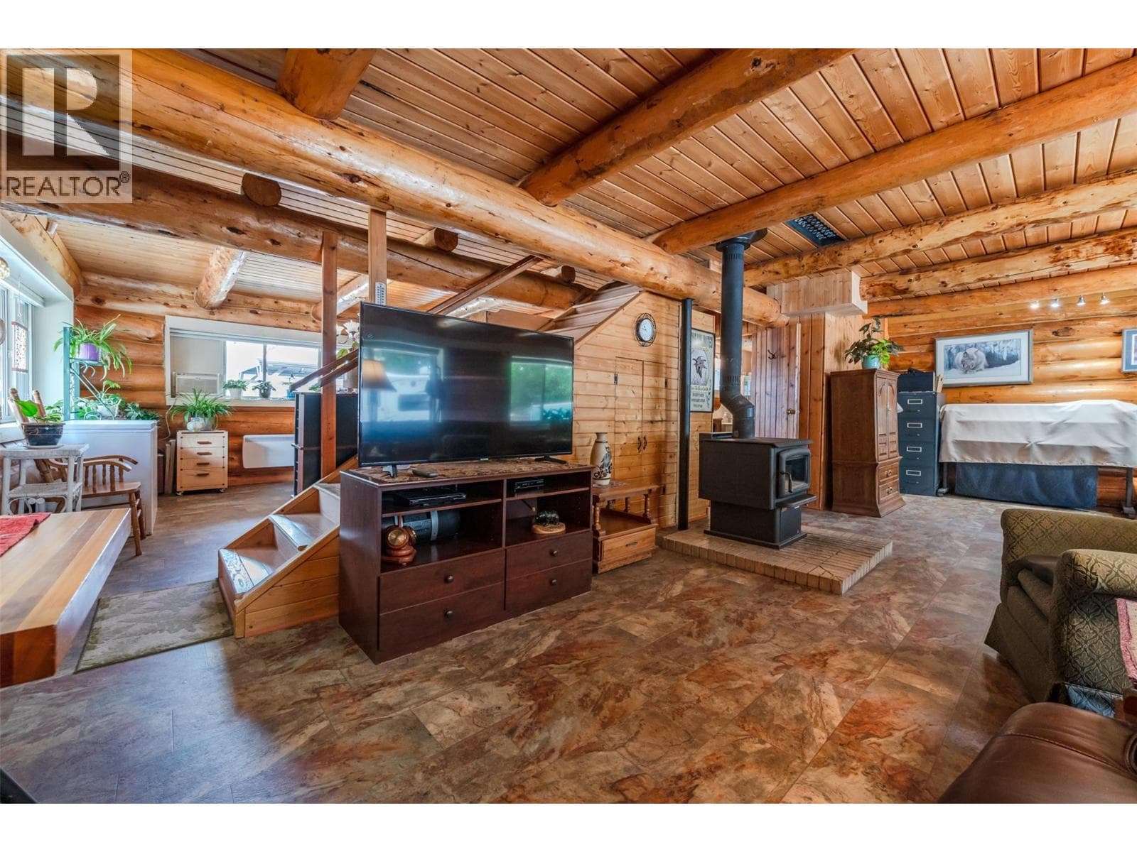 1230 SYKES CRESCENT, Interior REALTORS® — photo 4