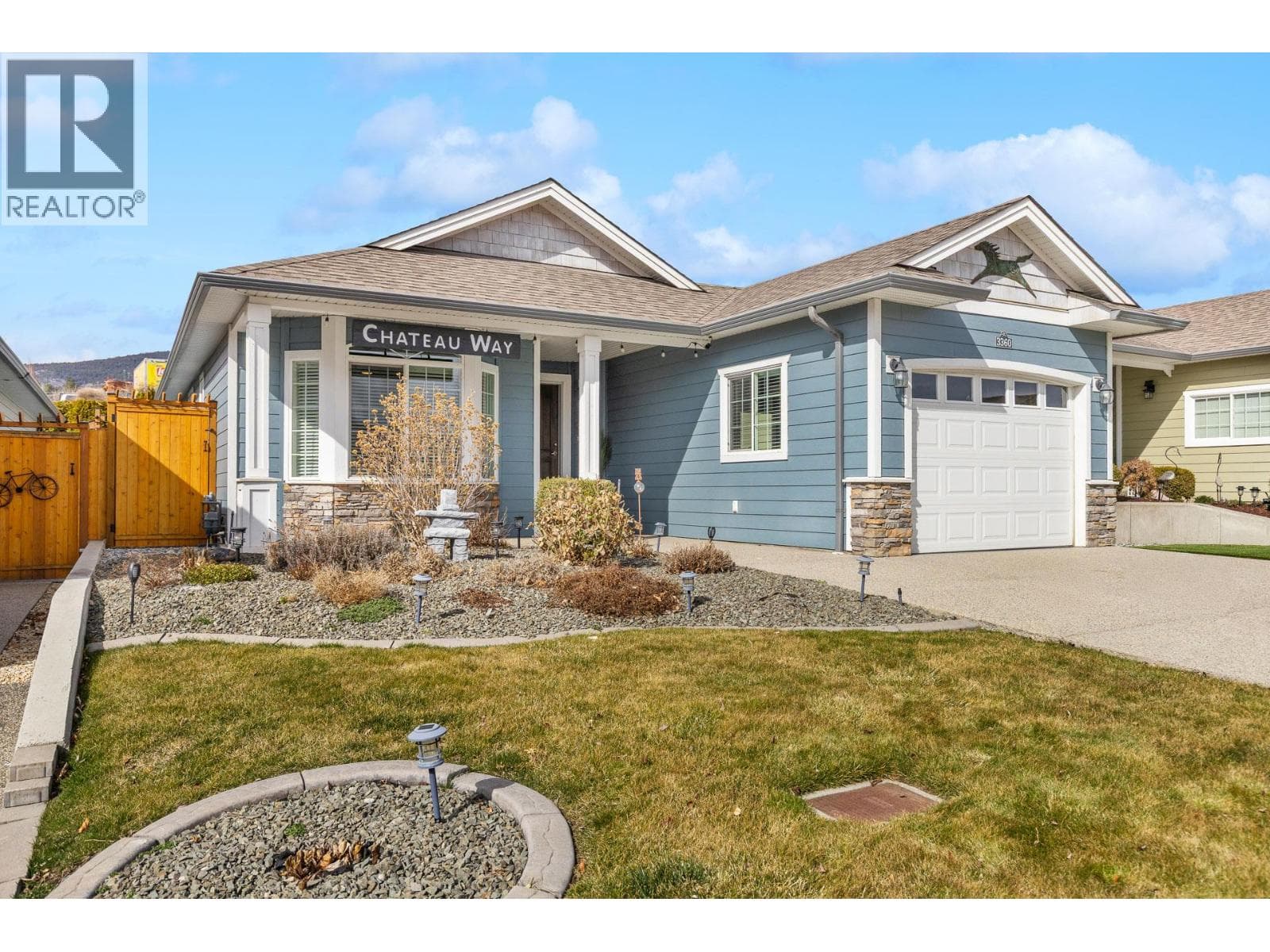 3360 Mimosa Drive, Interior REALTORS® — photo 3