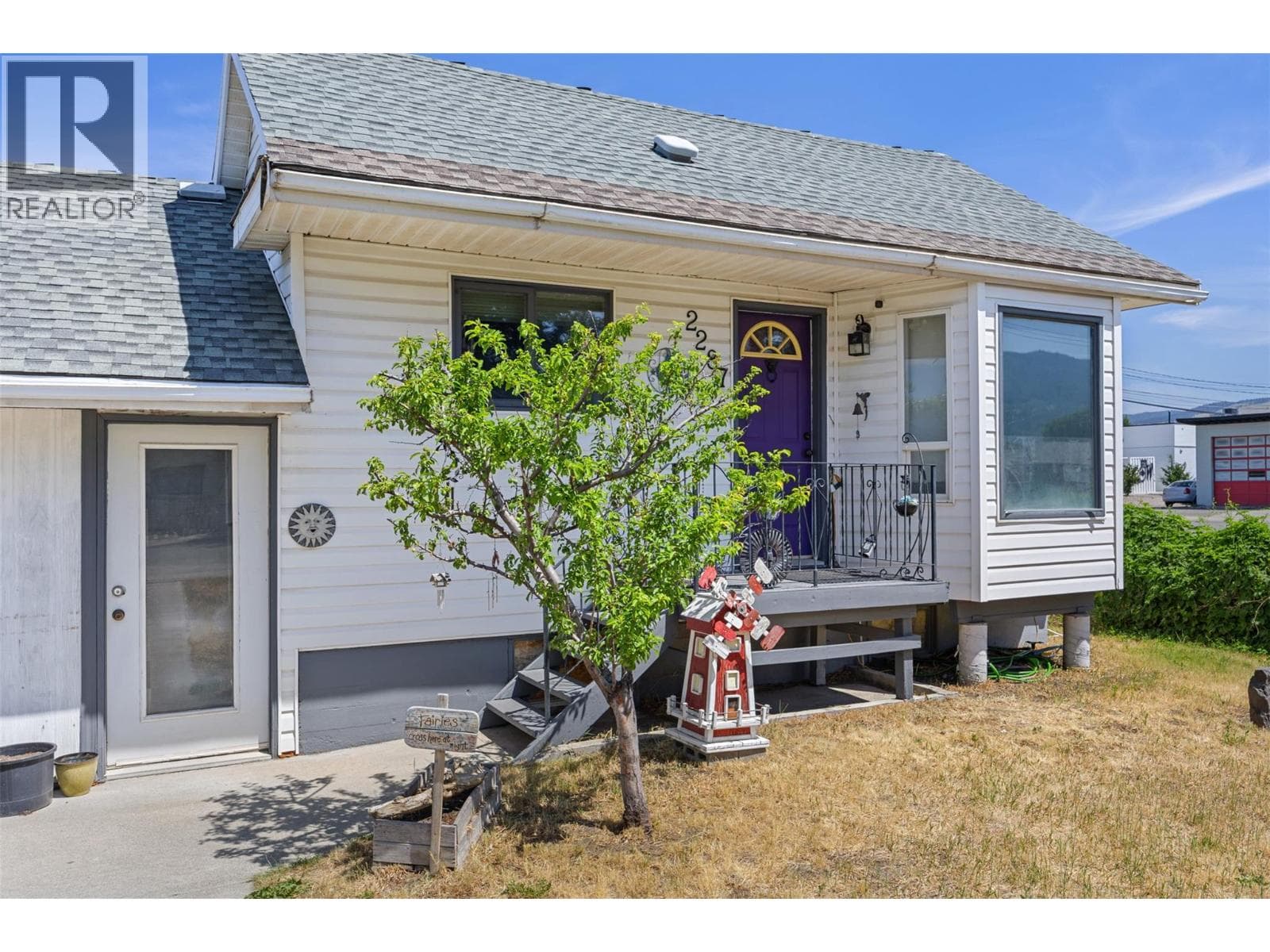2287 GRANITE AVENUE, Interior REALTORS® — photo 3