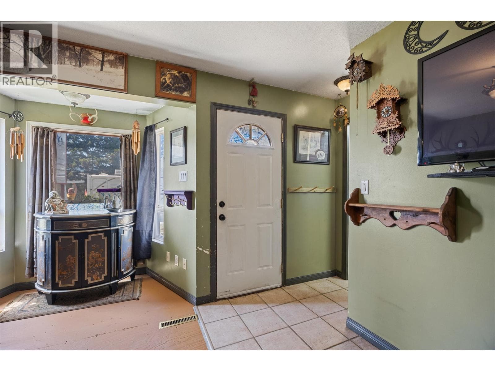 2287 GRANITE AVENUE, Interior REALTORS® — photo 4