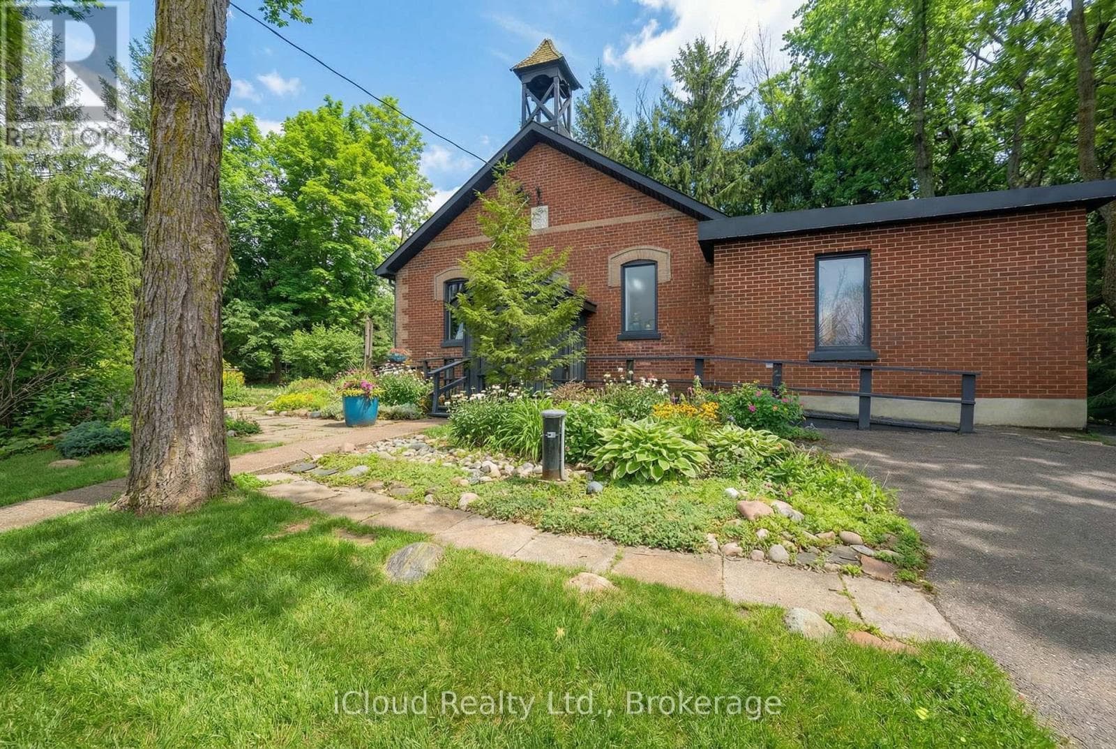 715432 1ST LINE EHS, Toronto — photo 2