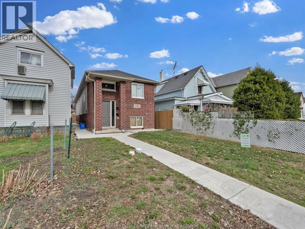 658 CARON AVENUE, Windsor — photo 4