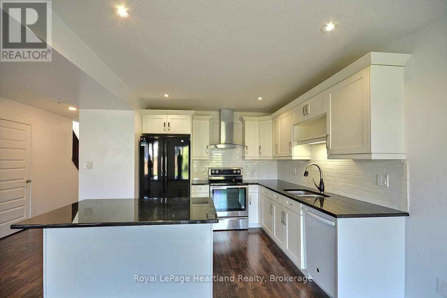 371 BEECH STREET, OnePoint — photo 4