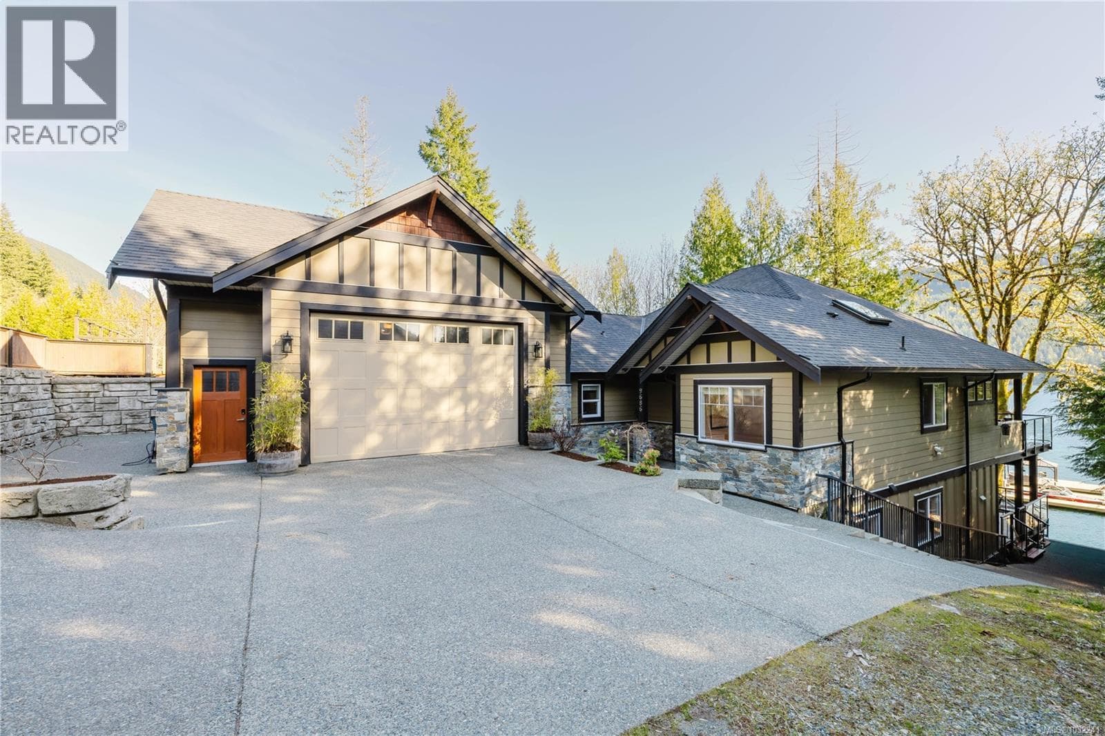 9686 Creekside Dr, Victoria — photo 4