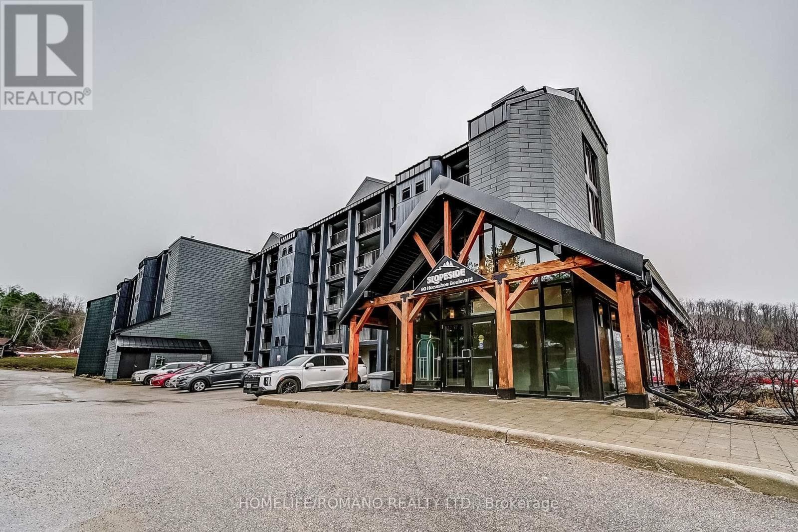 305 - 80 HORSESHOE BOULEVARD, Toronto — photo 2