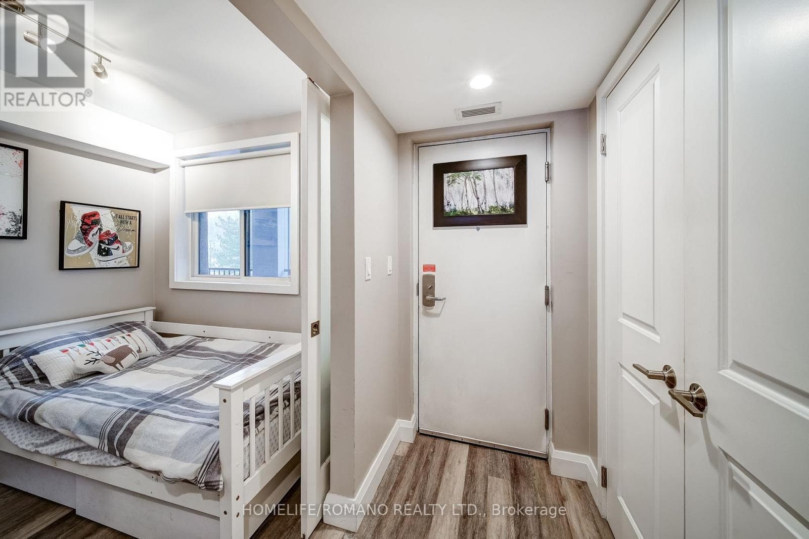 305 - 80 HORSESHOE BOULEVARD, Toronto — photo 5