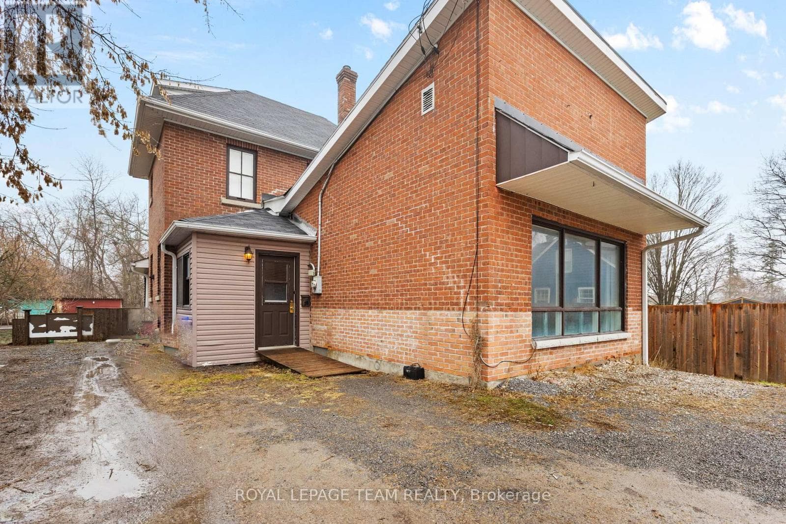 47 DANIEL STREET S, Ottawa — photo 2