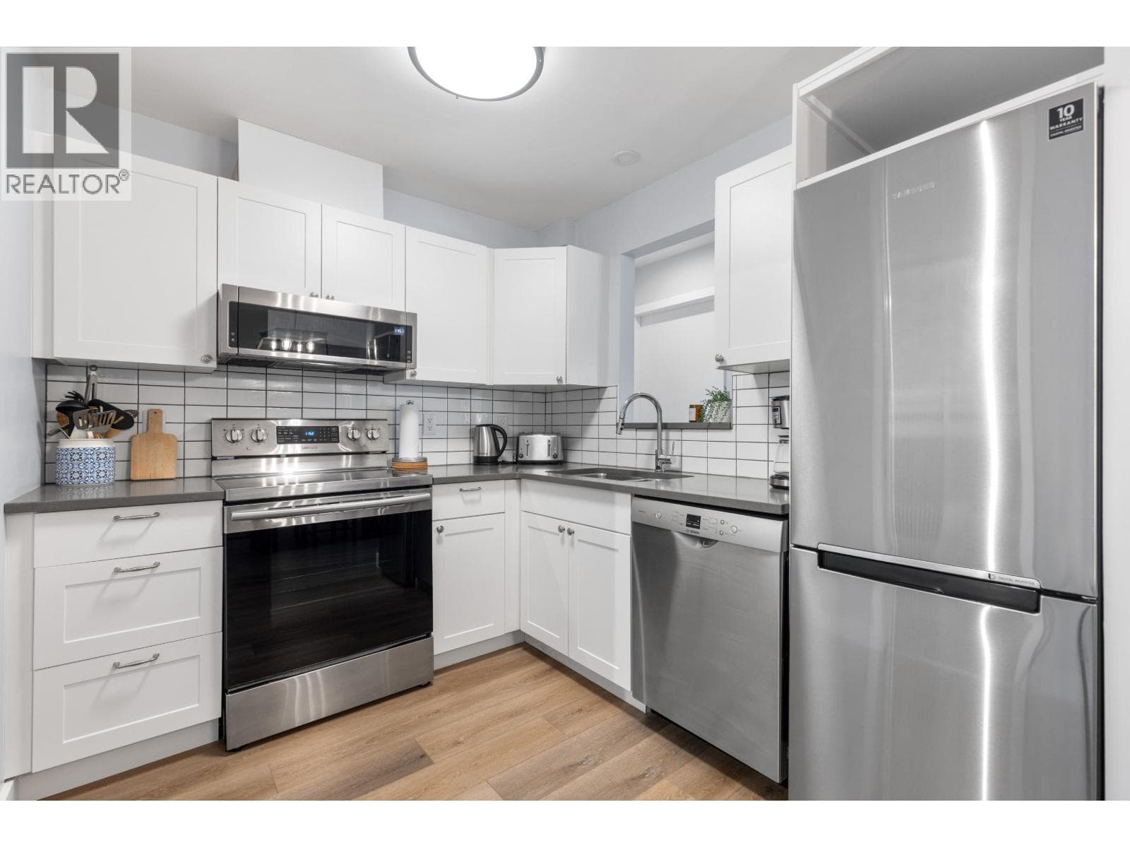 2 4637 BLACKCOMB WAY, Greater Vancouver — photo 5
