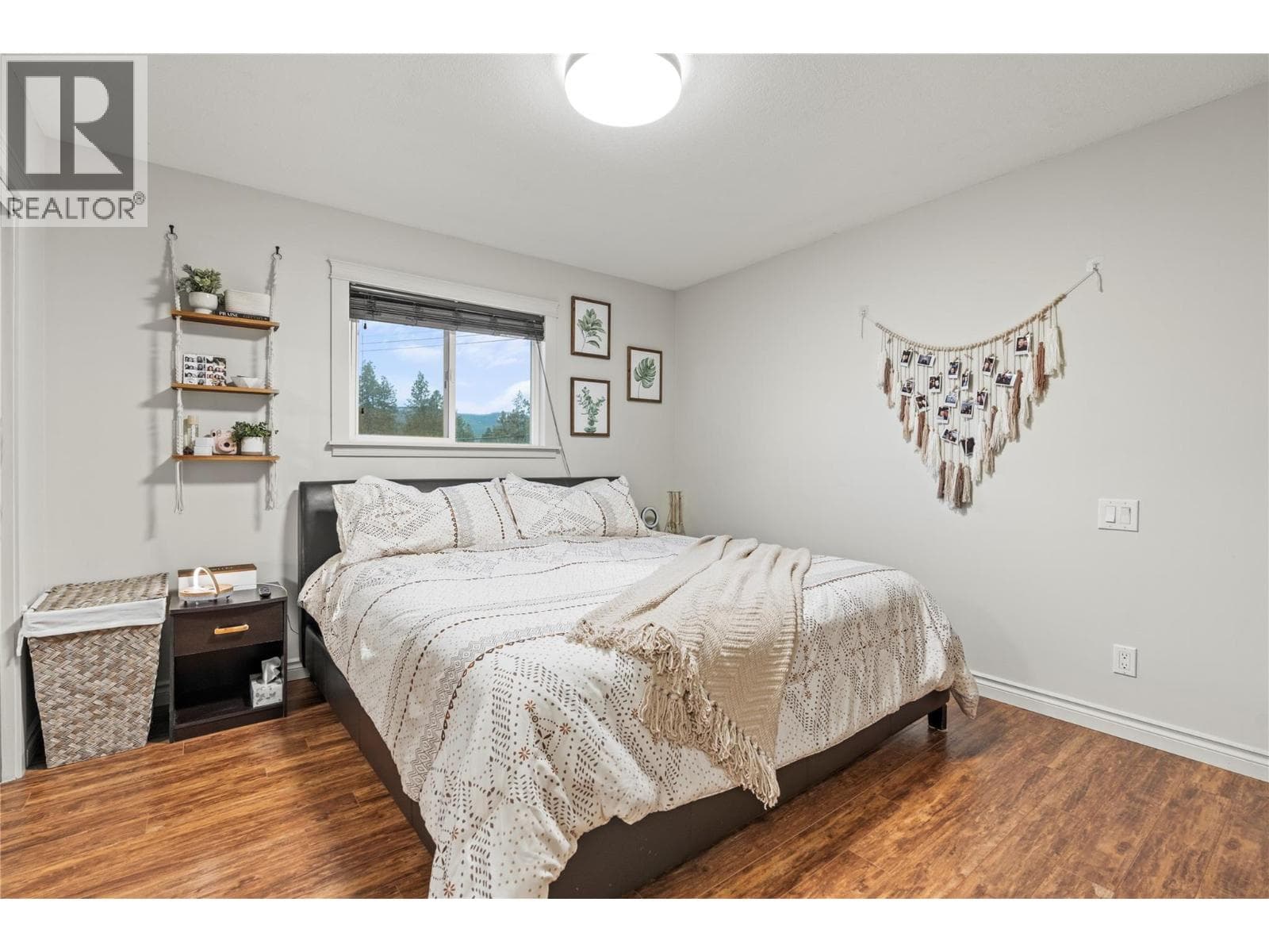 1718 GRANDVIEW AVENUE, Interior REALTORS® — photo 4