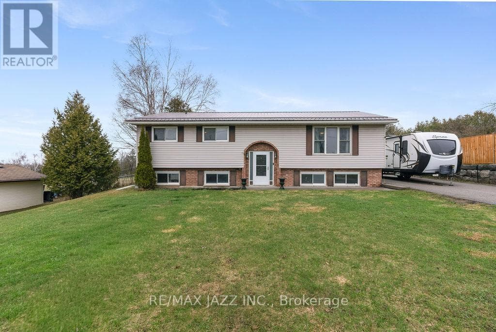 29 GRANDVIEW DRIVE in Emily