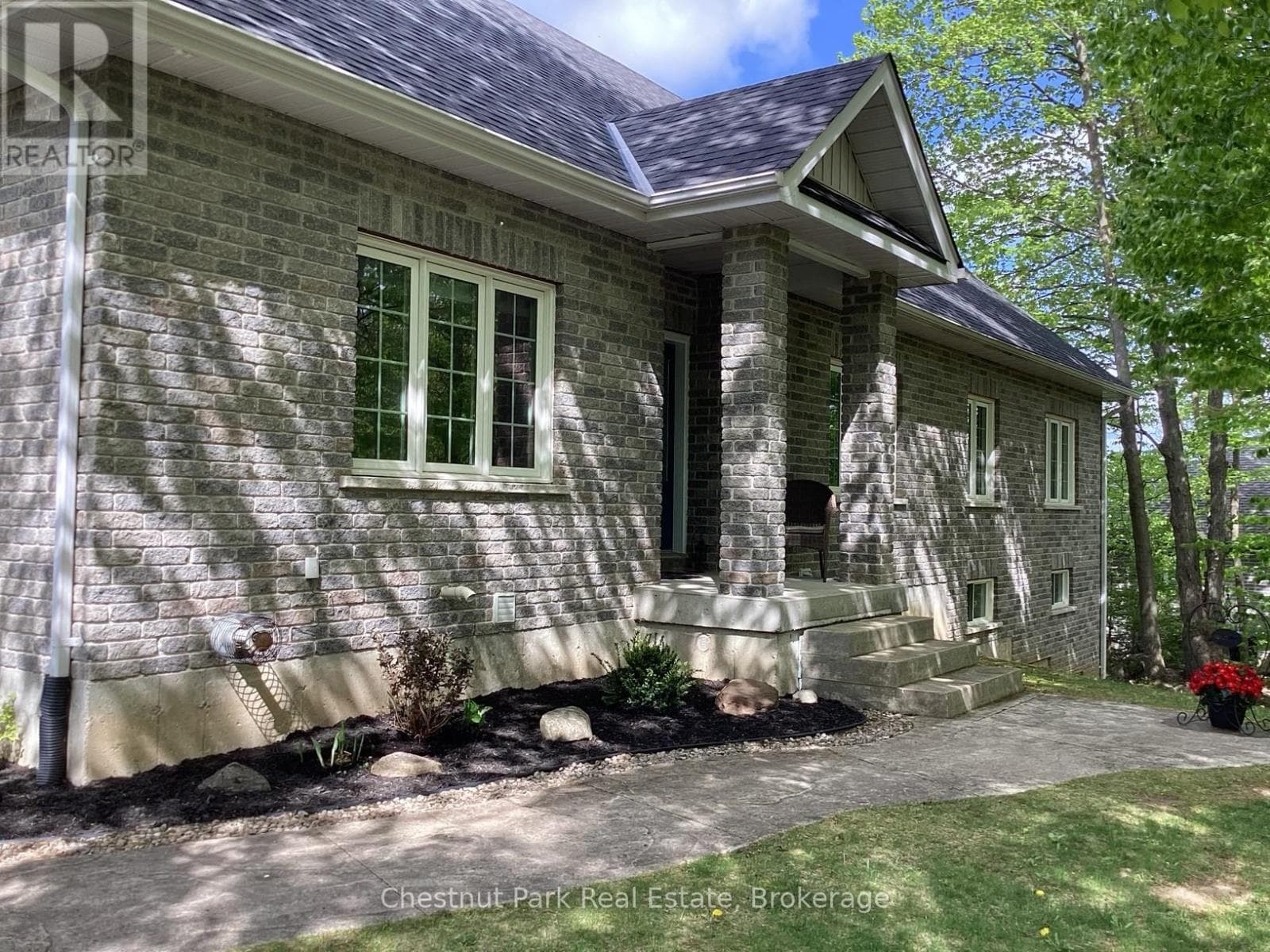 28 BOYD CRESCENT, OnePoint — photo 4
