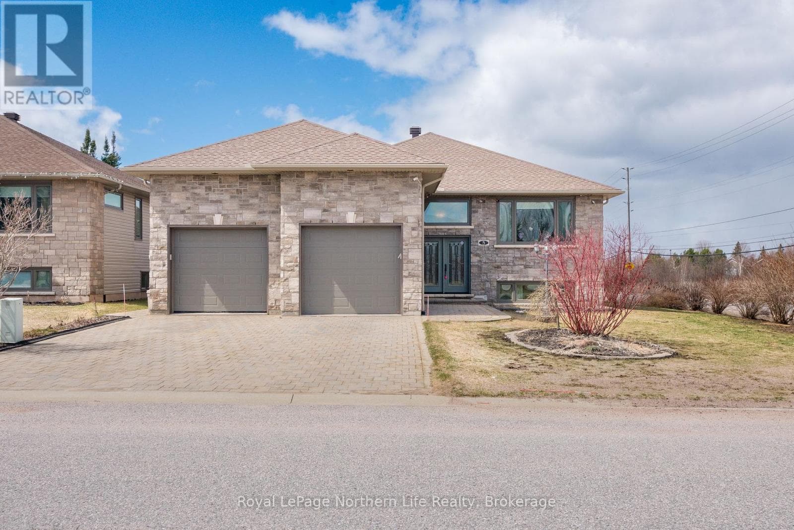 5 SUGARBUSH STREET, North Bay — photo 2