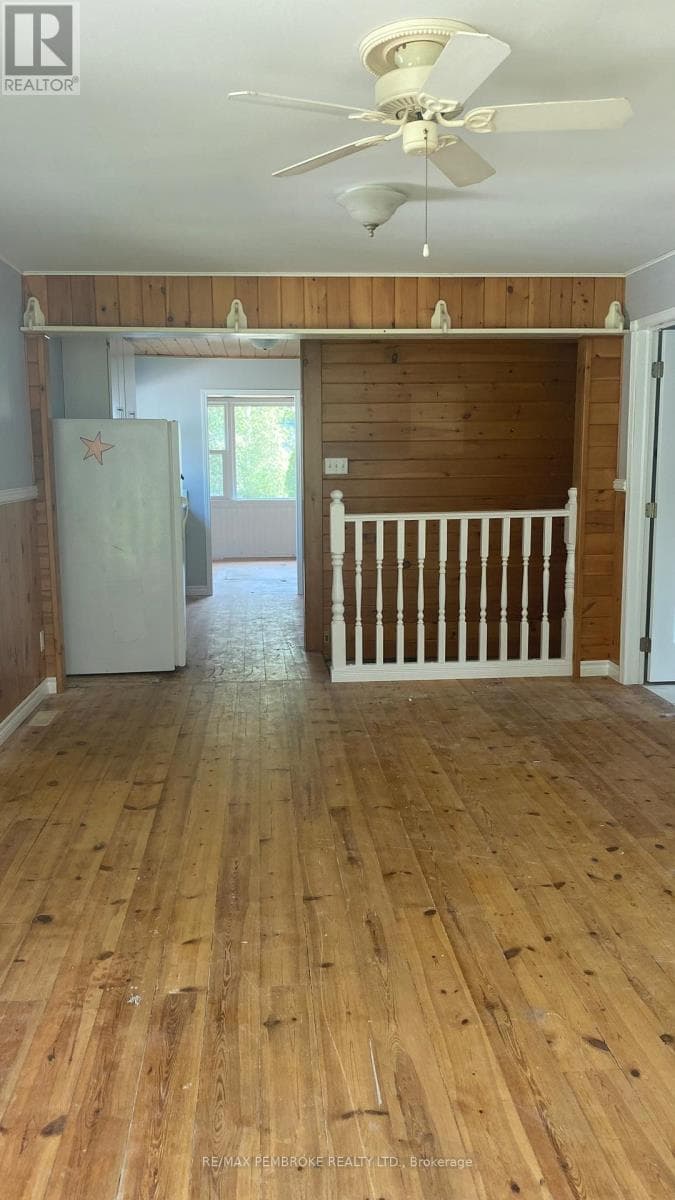 53 HURON STREET, Renfrew County — photo 3