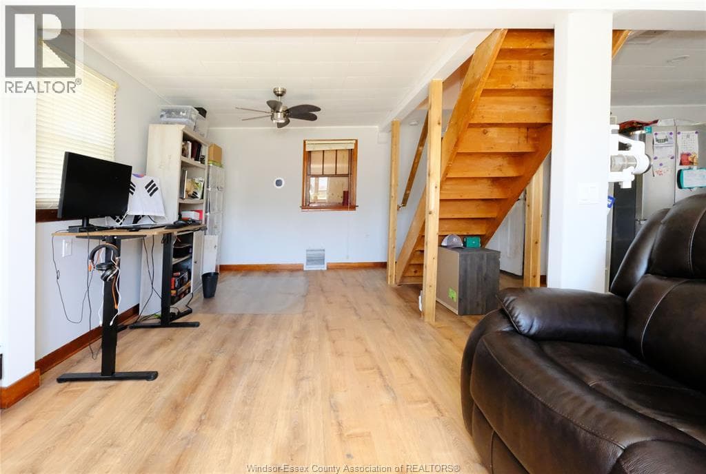 31 Maidstone AVENUE East, Windsor — photo 5