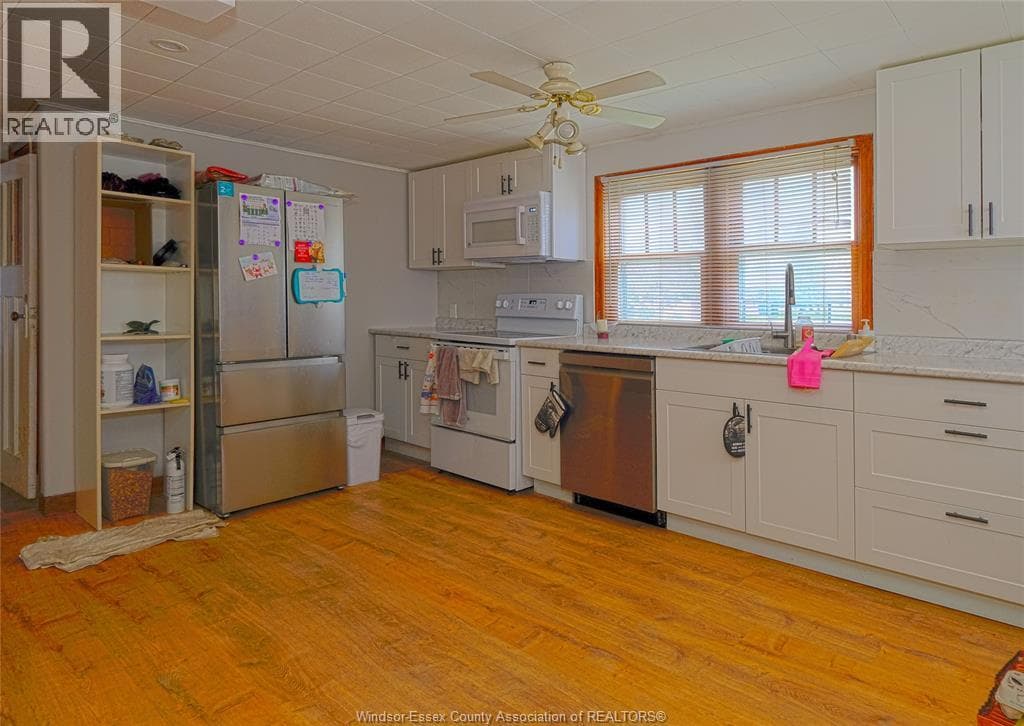 31 Maidstone AVENUE East, Windsor — photo 3