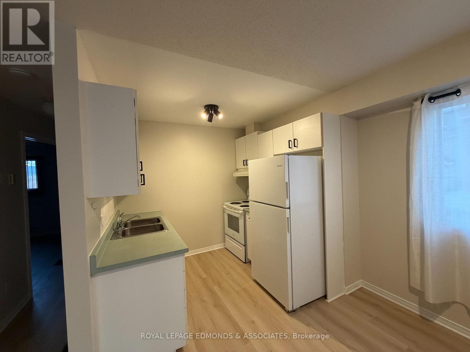 441 MACKAY STREET, Renfrew County — photo 4