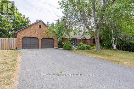 1887 CAMPBELL AVENUE, Central Lakes — photo 2