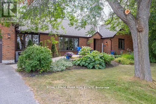 1887 CAMPBELL AVENUE, Central Lakes — photo 3