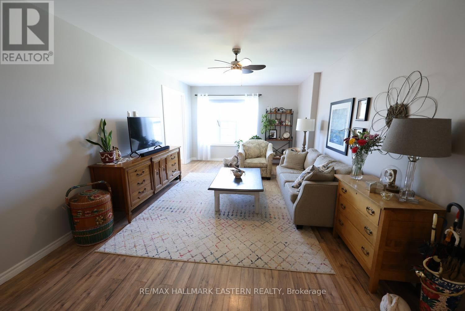 #6 - 122 HOMEWOOD AVENUE, Central Lakes