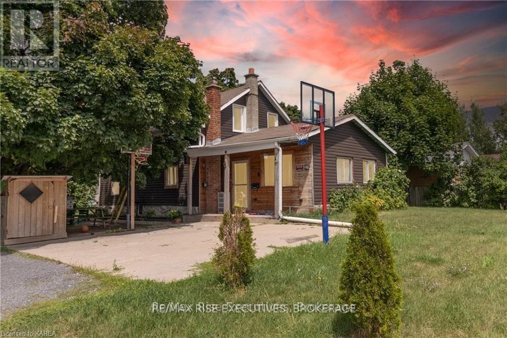 96 DRENNAN STREET in Rideau Heights