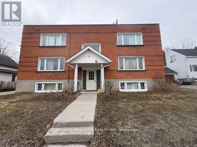 28 MCCOLL STREET, Toronto — photo 2