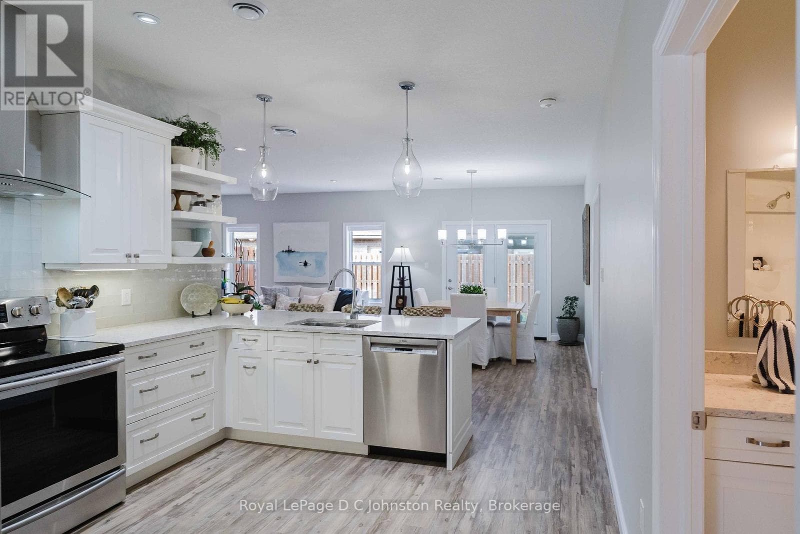 221 GRENVILLE STREET S, OnePoint — photo 3