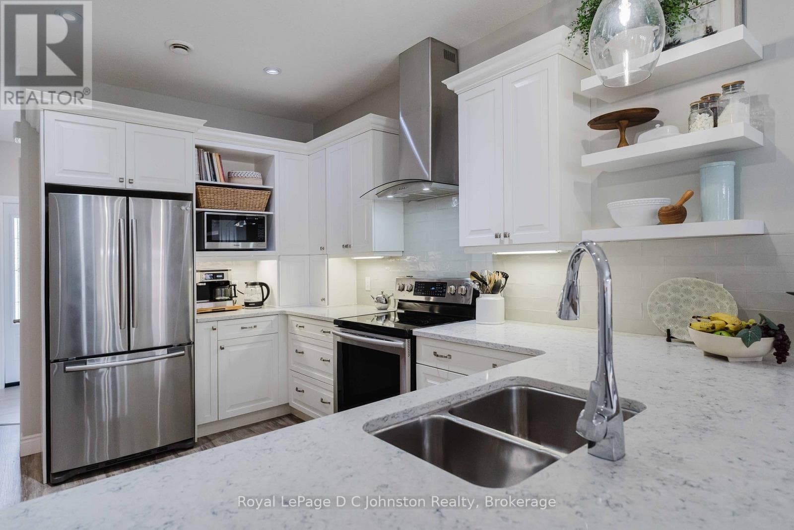 221 GRENVILLE STREET S, OnePoint — photo 5