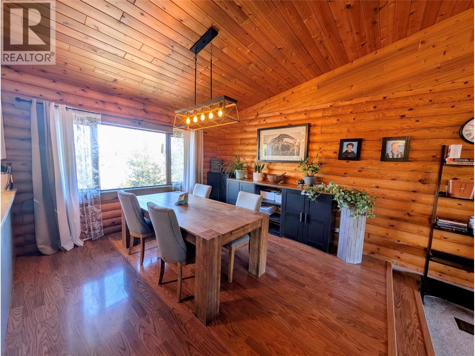 348 DALADON Place, Interior REALTORS® — photo 5