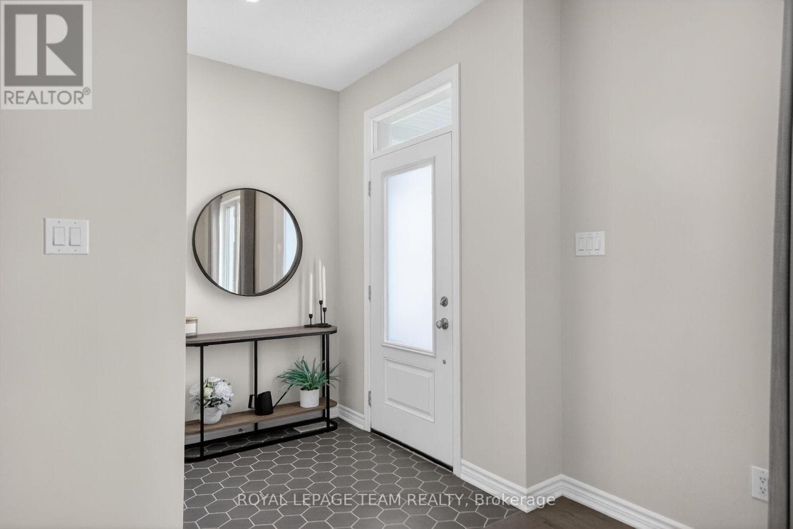 802 BASCULE PLAZA, Ottawa — photo 4
