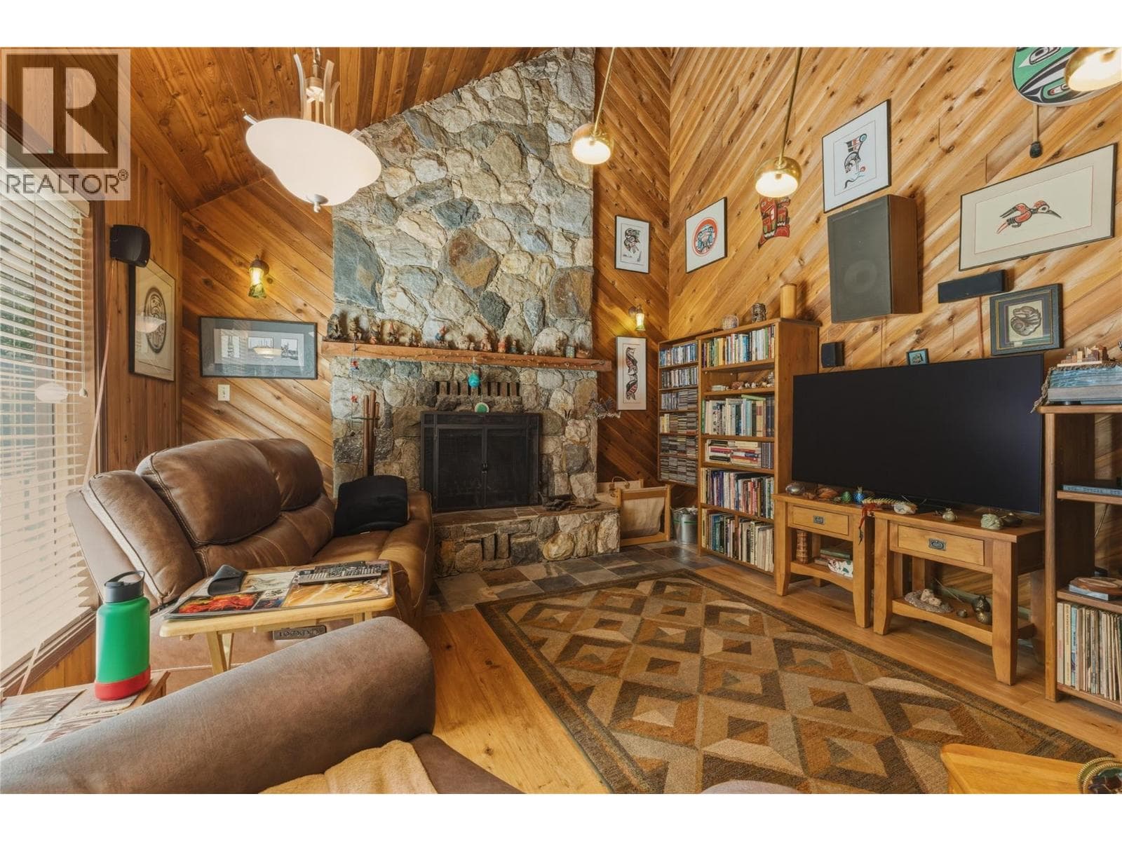 8257 Rogers Road, Interior REALTORS® — photo 3