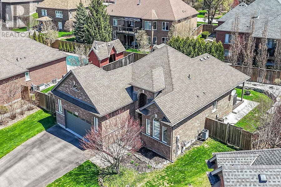 19 LAMPMAN DRIVE, Toronto — photo 2
