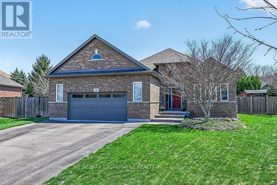 19 LAMPMAN DRIVE, Toronto — photo 3