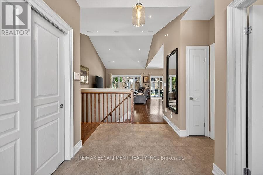 19 LAMPMAN DRIVE, Toronto — photo 5