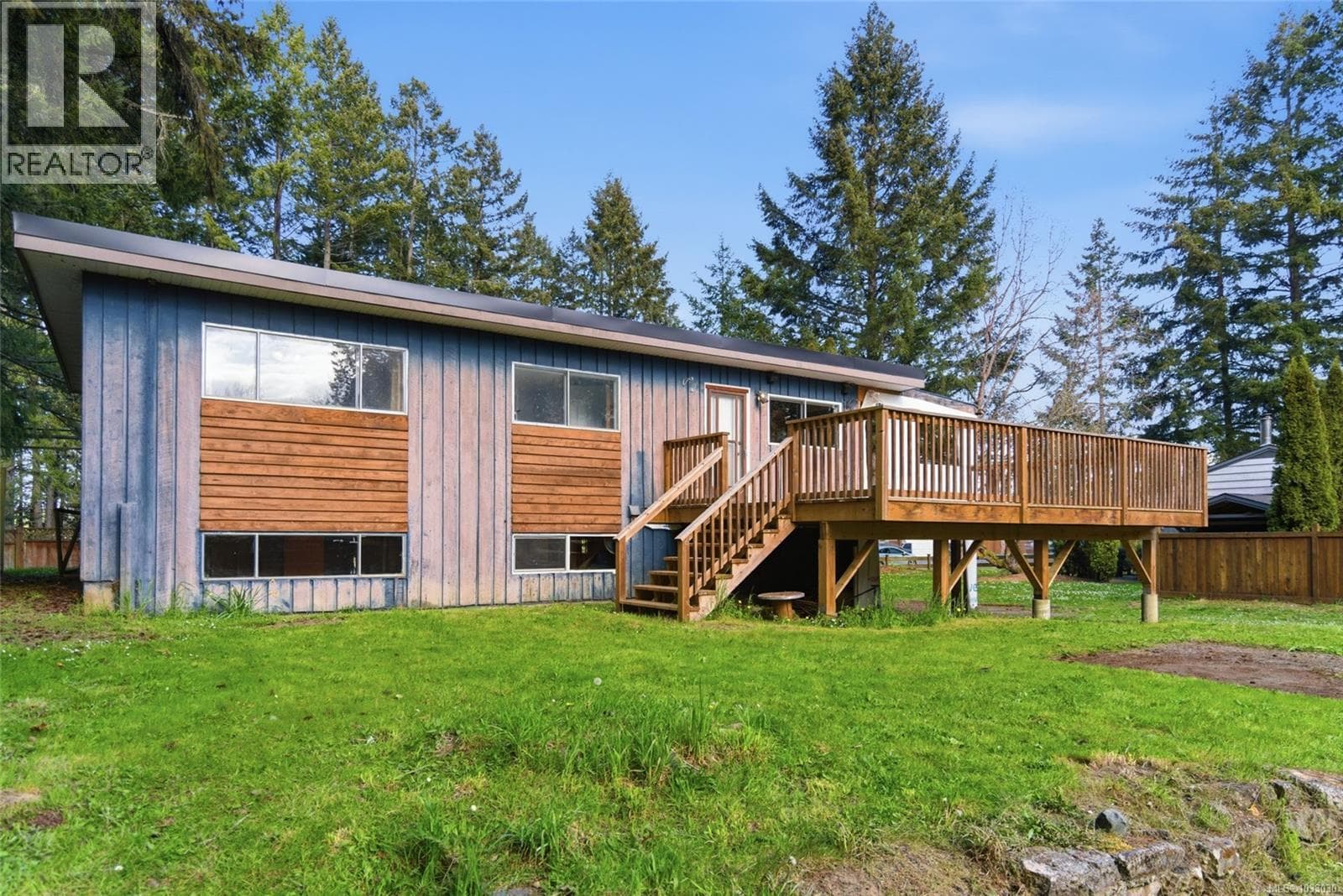 1747 Cedar Rd NE, Victoria — photo 3