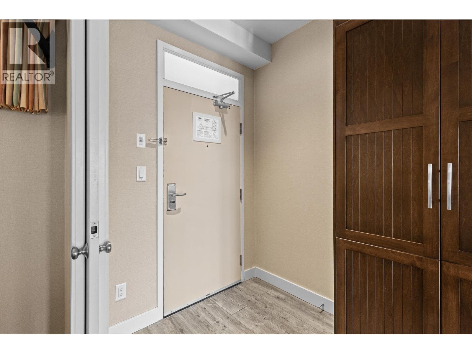13011 Lakeshore Drive S Unit# 369, Interior REALTORS® — photo 4