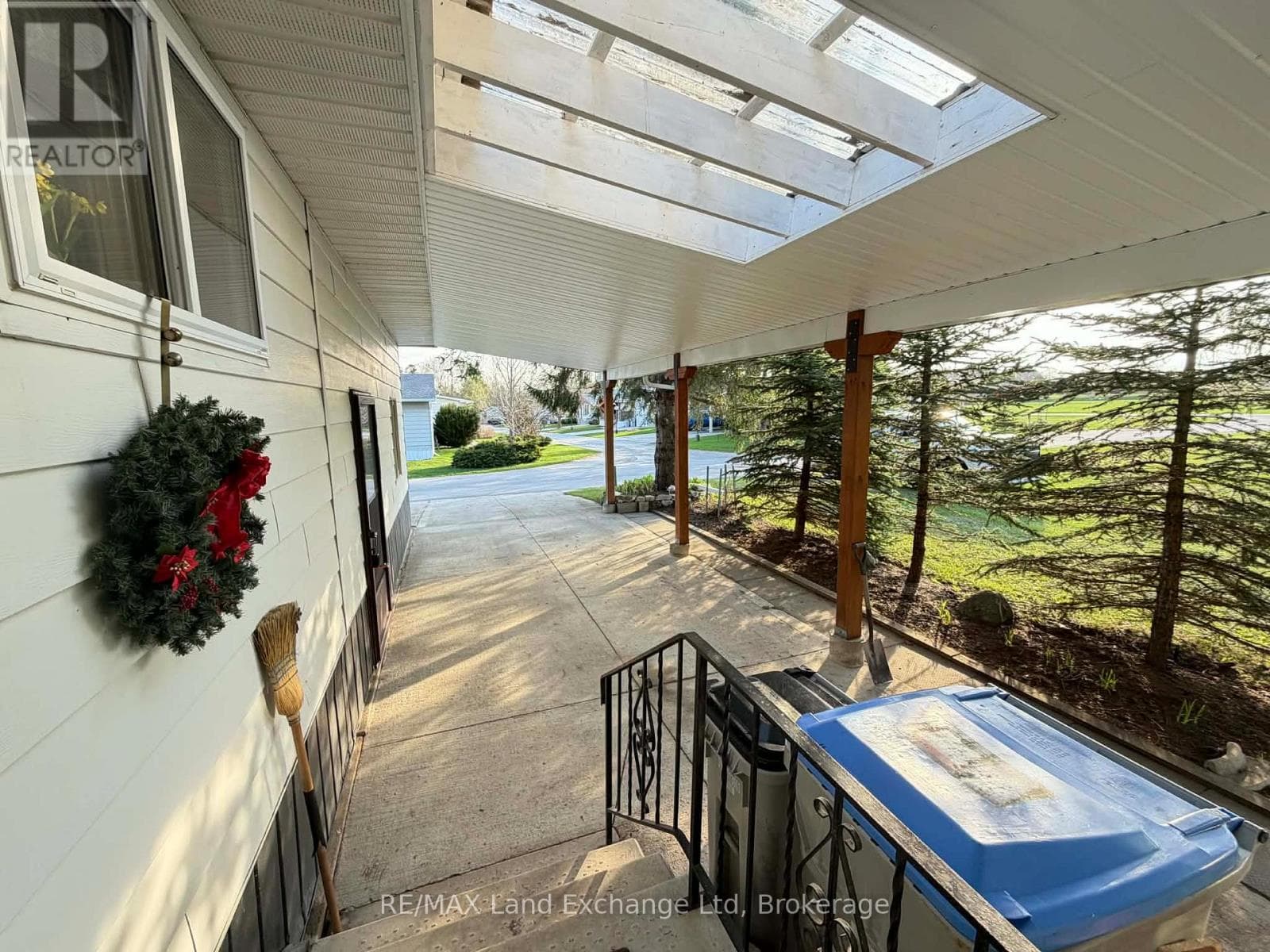 44 BRIARWOOD CRESCENT, OnePoint — photo 3