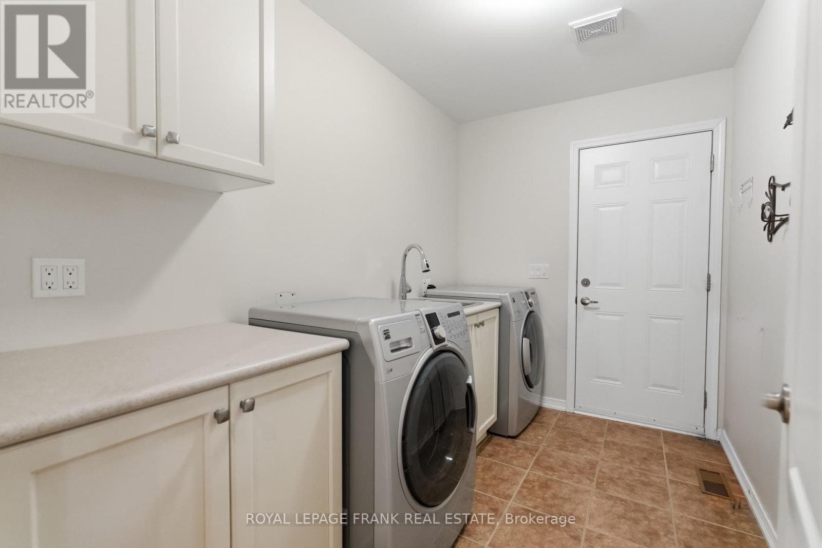 721 HENDERSON DRIVE, Central Lakes — photo 5